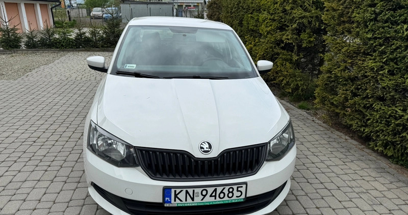 Skoda Fabia cena 25900 przebieg: 186000, rok produkcji 2016 z Ćmielów małe 67